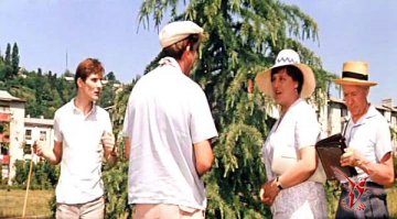 Не знаю как там в Лондоне, я не была, а у нас управдом - друг человека! (с)