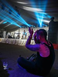 Выложи свою фотку, где тебе рок звезды аплодируют и  возьму слова обратно!  И на меня панка как раз и пашут те кого ты призываешь учится и работать! Учится можно много и долго и хорошо, а вот сделать полученные знания прикладными и с высоким КПД - тут только талант. И Кинчев тут не при чем.  Музыка у Алисы - чудесная. Не согласен - твое право. Напиши свою, а если не можешь, то учись уважать и разбираться в музыке разной!!!! ( и простой и сложной) хотя бы через труд получив музыкальное образование,  а не через интернет демагогию,