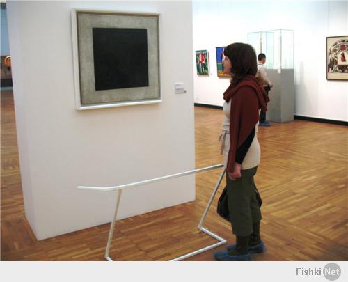 Минимализм в сюрреализме 