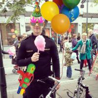 Полицейский в полной форме