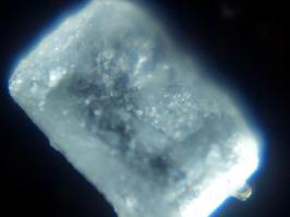 ближе приближать надо и достаточно света должно быть. вот кристалл сахара.