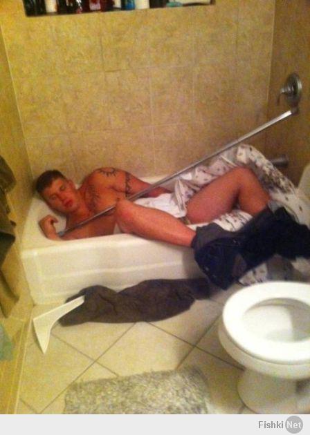 муж сегодня приполз из спорт бара очень уставший...
Видимо с горя. Эх...