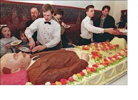 Это хоть и не рождественский но куда ужасней всех вместе взятых!