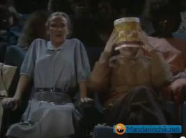 вконце напомнило, как Мистер Бин смотрел фильм ужасов!!!