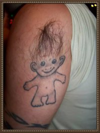 Супер! 

Чел с юмором отнёсся к тому,  чем его наградила природа. 

Очень позитивно,  имхо!