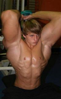 Культ тела. Бодибилдеры в работах Агнешки Райсс