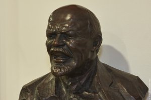 Ленин чихнуть хочет