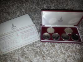 Автору на заметку что выпускались они не только по отдельности но и потрясающими комплектами. У меня например такие: