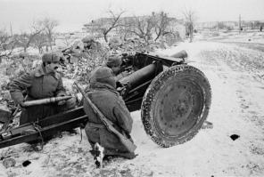 Мужик офигенно похож на Саддама Хусейна.