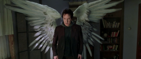 К человеку обратился ангел