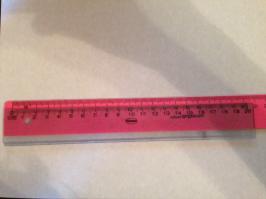 Хм, действительно. Вот, на столе у меня две линейки.