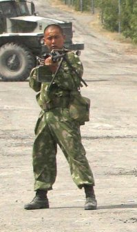 Согласен. Помните историю "как один солдат остановил грузинский батальон"? 
Он тоже русский.