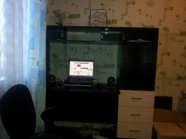 а я малому к школе вот такой стол собрал. строго не судите, я не спец но старался. и делал в прихожей шкаф купе. заказывал паспил, дома собирал. из масива делал шкаф под обувь и под всякие вещь.