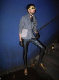 а вот ЭТО - хипстер или п.и.д.о.р.Ас ?