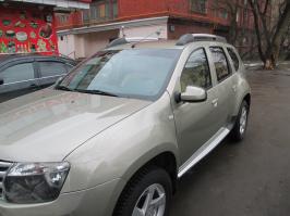 ...владелец дастера два года... мне всё нравится... +поставил ГБО... ))) машина достаточно дешёвая в содержании, если шибко по сильным говнам не лазить то весьма проходимая, да это не бэнтля, это не бизнесс-класс, это не крутой внедорожник типа патруля и это не гоночная тачка (140км/ч оптимальная для неё скорость, можно и быстрее, но 160 уже стрёмно, имхо)... это чисто колхозная тачка, у которой большой клиренс, она пролезет и по сугробу, и по не шибко-то сильной грязи, достаточно вместимая, детали на неё недорогие, и везде их навалом... мне не жалко раздолбать бампер или что либо покоцать, потому что всё это стоит копейки, если сравнивать с более дорогими паркетниками... что касается этого видео, - сдуру можно и *уй сломать... так машина для дачи и рыбалки вполне удобная... я бы посоветовал не брать меньше 2-х литров... для этой машины, комплектацию меньше 135 лошадей я бы не посоветовал... ну и если уж брать, то 4x4    А так конечно же есть тачки круче, но там уже совсем за другие деньги... ))):)