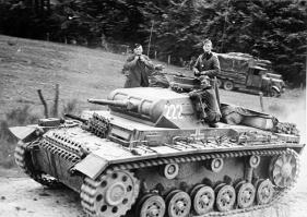 Да что то экспонат похож на умелые руки работника гаража. 
Вот так выглядел Т-3.