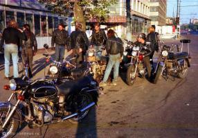 Показалось, или нет:
1. Троицкий (третий справа)?
2. Шевчук?