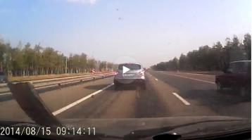 Папе прилетело