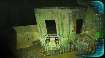 Есть еще интересная игра Dive To The Titanic, надо по уже затонувшему плавать, можно как снаружи так и внутри свободно плавать.