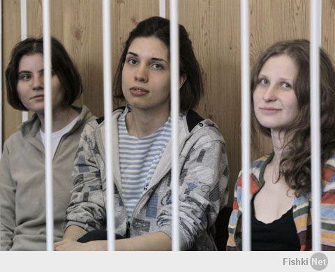 Автор что-то курит, походу спайсы - мозга нету! А назвать, этих больных на голову, интеллигенцией - просто нету мозга!!!!! Автор - ты мудак!