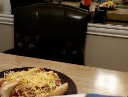 Куда делась спинка кресла в зеркале?