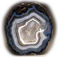 А это все халцедон. Тоже очень красивый минерал.