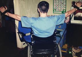 Нафига их называть инвалидами? Нам, инвалидам, обидно! ;) И спортом мы занимаемся, а не зарабатываем.