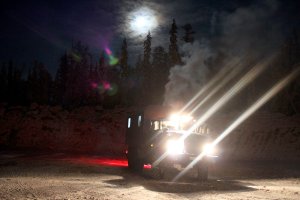 из личного :) много так-то чего имею из фото ;) люблю это дело, снимать на фотоаппарат 
Якутия, Чаяндинское нефтяное месторождение (2011г.), крещенские морозы  за водичкой ночью приехали.
Ещё бы выложил, но тут инет млин  ... как-будто 21 век стороной обошел Якутию  .