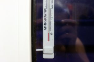 из личного :) много так-то чего имею из фото ;) люблю это дело, снимать на фотоаппарат 
Якутия, Чаяндинское нефтяное месторождение (2011г.), крещенские морозы  за водичкой ночью приехали.
Ещё бы выложил, но тут инет млин  ... как-будто 21 век стороной обошел Якутию  .