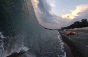 Если мне снится море, то почему-то чаще такое палево)