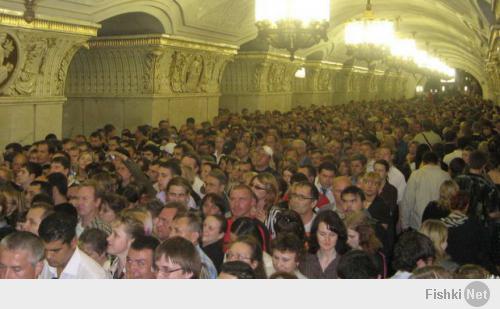 Вы сколько раз  Московским метрополитеном в год пользуетесь то Алексей?