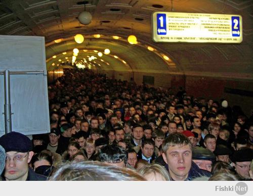Вы сколько раз  Московским метрополитеном в год пользуетесь то Алексей?