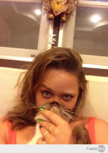 бороды нет, есть усы))))