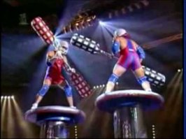 Мне больше всего нравилось шоу Гладиаторы (с Динамитом) в 90х