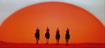 Бьют свинцовые ливни,
Нам пророчат беду.
Мы на плечи взвалили
И войну, и нужду...

Громыхает гражданская война
От темна до темна.
Много в поле тропинок, 
Только правда  одна...

Слышишь, как поет Трошин, и картинка всплывает в памяти...)