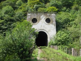 Вид на тоннель, станция Псырцха в Абхазии :)