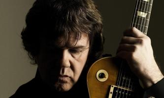 Гарри жаль.