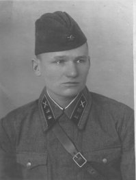 Из домашнего архива, не знаю кто эти люди, родственники или знакомые, но бабушки с дедушками эти фото бережно хранили.