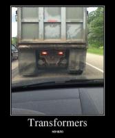 Напомнило робота из "Судья Дред"