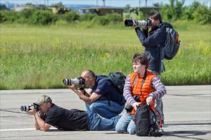 А самые любопытные, получают бампером в лоб.