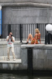 со спины неплохо выглядит, а с другого ракурса есть фото?