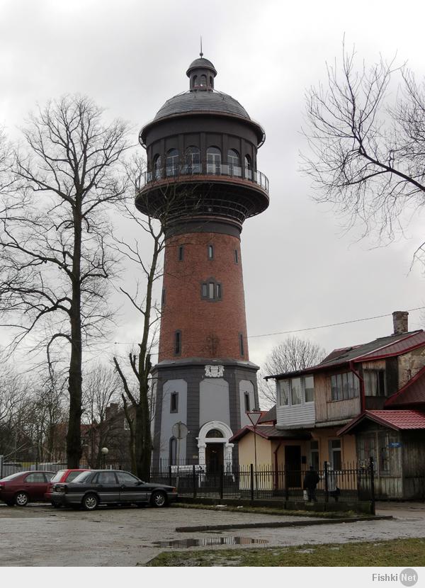 где они такую старую фотку Зеленоградска нашли?)) Башня уже давно вот так выглядит!