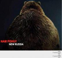 Недальновидные европейцы сейчас ликуют по поводу низких цен на с/х продукцию. Да вот незадача. Все производители вынуждены продавать продукция себе в убыток. Некоторые рассчитывают на компенсацию из единого фонда. Но размер этого фонда всего 400 млн.евро, далеко не всем хватит. Некоторые вообще заявляют что с такими закупочными ценами они даже не будут урожай собирать. А дальше банкротство и сокращение рабочих мест. Что повлечет за собой увеличение числа безработных. Увеличение пособий по безработице и проседании европейской экономики , которая сейчас и так в не самой лучшей форме.А на следующий год из-за банкротства производителей будут иметь дефицит. Проще говоря при растущих расходах имеем спад производства и снижение доходов. В общем улыбаемся и машем парни. Улыбаемся и машем! А нам?