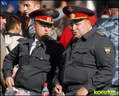 Они Вам подарок сделают... На день милиции-полиции. Форму пошьют