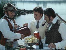 А как эти джентльмены всегда нас радуют с экрана.