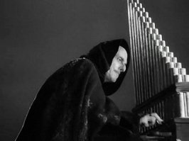 Тевтонцы играли уже на органах.