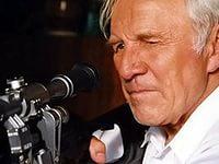 А этот, - нет?