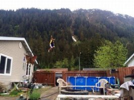 Судя по траектории полета, кого - то ждёт жесткое приземление