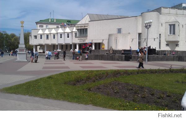 9 мая, родной Белгород. На первой, вдалеке флаг ДНР.
Последние две от себя.