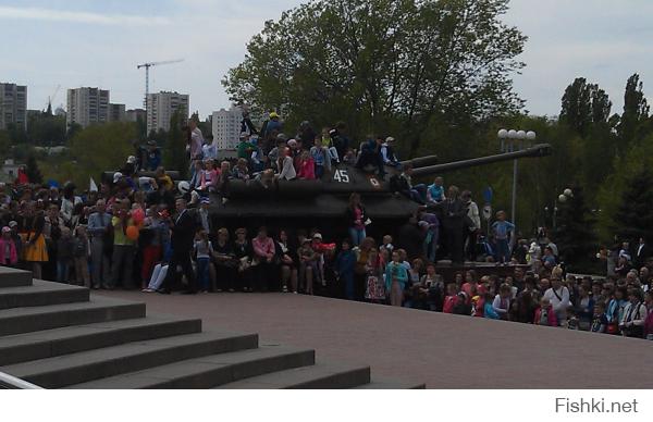 9 мая, родной Белгород. На первой, вдалеке флаг ДНР.
Последние две от себя.